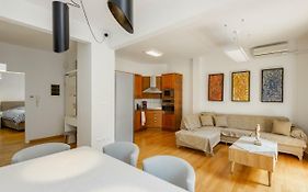 Brand-New Modern Flat In Heart Of City